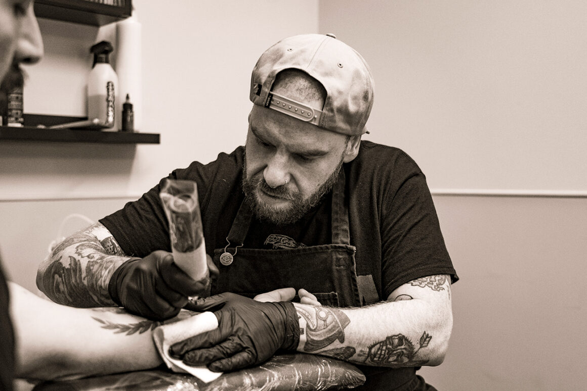 Tattoo artist Pasquale Moffa, @fingerz_tattooer